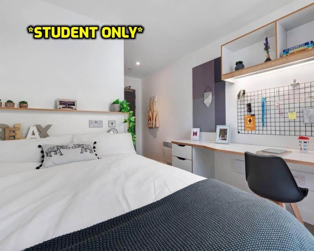 Student Only Zeni Ensuite Rooms, Colchester Exterior photo